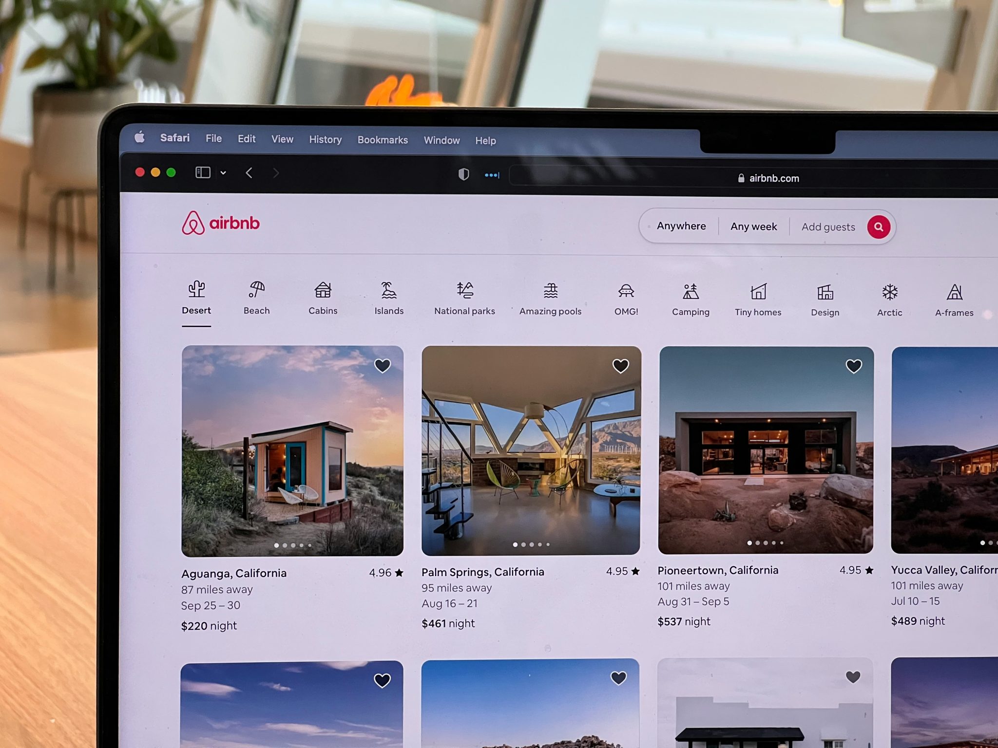 How to Start an Airbnb Business in 2025 Using AI Tools